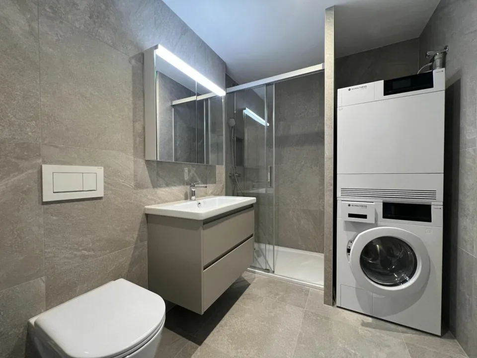 Wohnung mit 3.5 Zimmern im 5. Stock