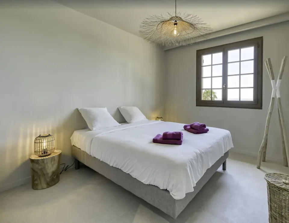 In der Nähe des Golfplatzes von Bandol. Villa am Meer mit Pool, wöchentliche Vermietung. Sicheres, privates Anwesen. – Foto 9 von 17