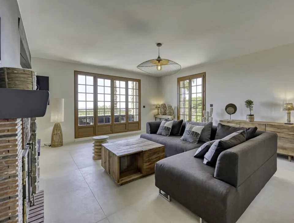 In der Nähe des Golfplatzes von Bandol. Villa am Meer mit Pool, wöchentliche Vermietung. Sicheres, privates Anwesen. – Foto 14 von 17