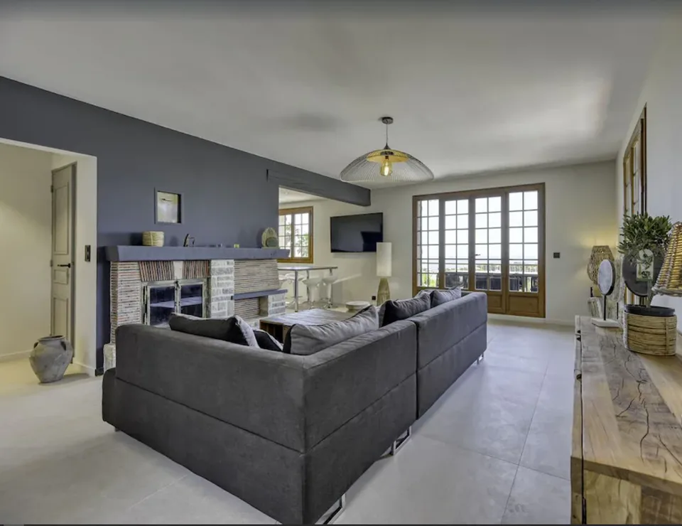 In der Nähe des Golfplatzes von Bandol. Villa am Meer mit Pool, wöchentliche Vermietung. Sicheres, privates Anwesen. – Foto 6 von 17
