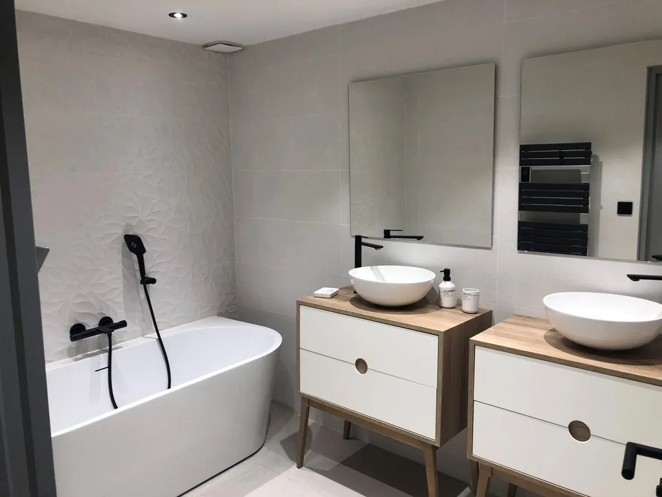 In der Nähe des Golfplatzes von Bandol. Villa am Meer mit Pool, wöchentliche Vermietung. Sicheres, privates Anwesen. – Foto 15 von 17