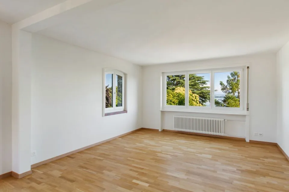Corcelles, schönes 3.5-Zimmer-Apartment mit Balkon und Parkplatz