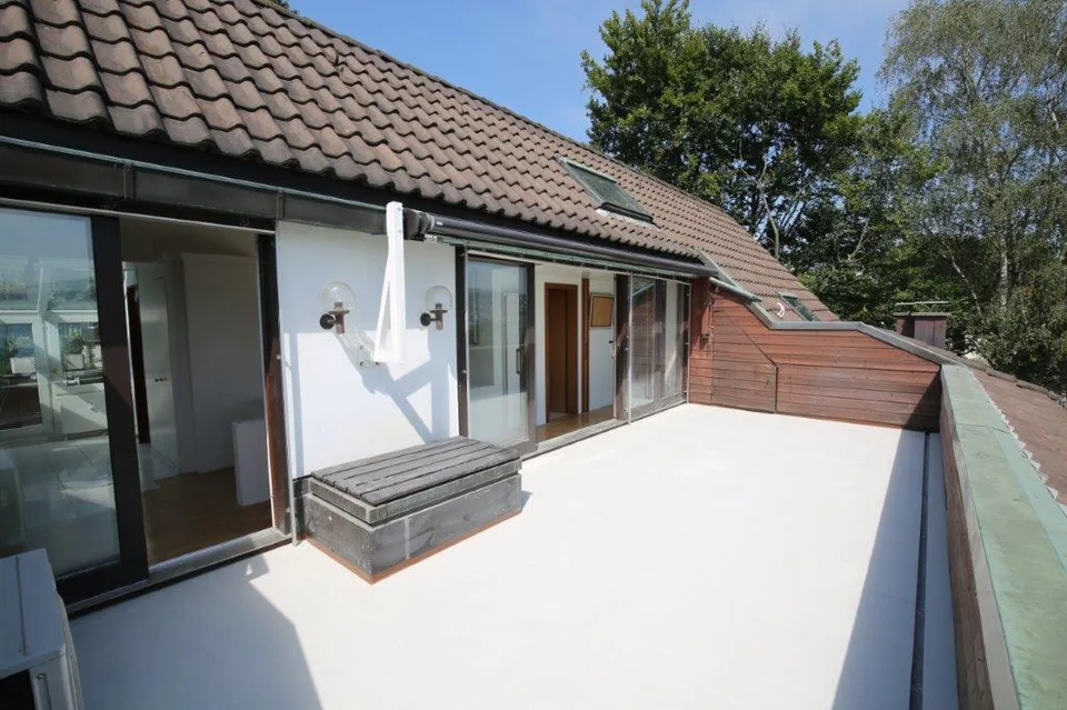 Einmaliges Penthouse mit herrlicher Seesicht zu vermieten!