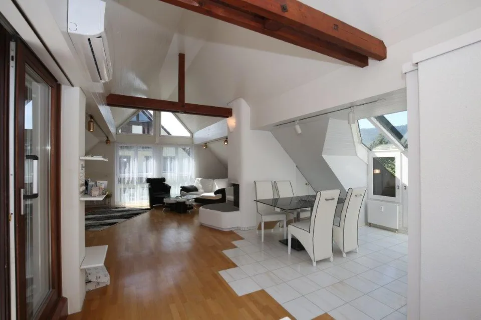 Einmaliges Penthouse mit herrlicher Seesicht zu vermieten!