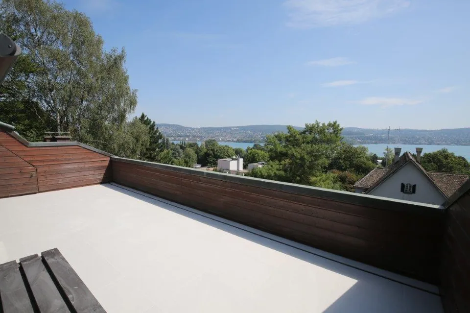 Einmaliges Penthouse mit herrlicher Seesicht zu vermieten!