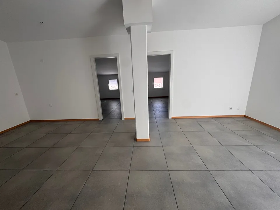 Facilitazioni per avvio nuova attività – Ufficio / spazio commerciale di 91 mq in affitto a Taverne – foto 7 di 7