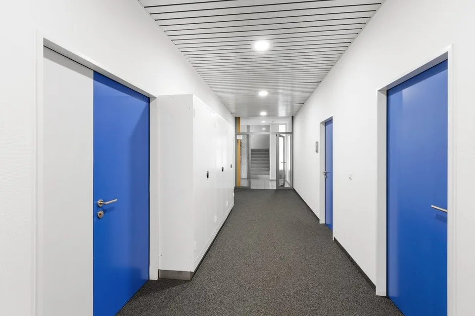 Bereit für Ihren Neustart ! Ausgebaute Bürofläche im 4. Obergeschoss