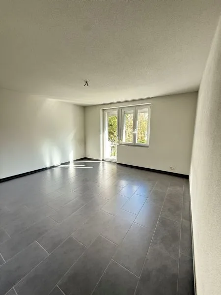 Sanierte und helle 3-Zimmerwohnung nähe Allmend Bahnhof zu vermieten