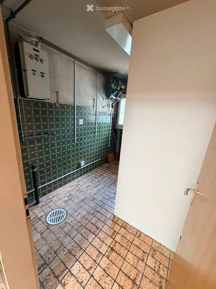 Affascinante locale commerciale su Kirchgasse a Rorbas – disponibile immediatamente!