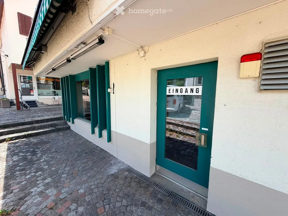 Affascinante locale commerciale su Kirchgasse a Rorbas – disponibile immediatamente!