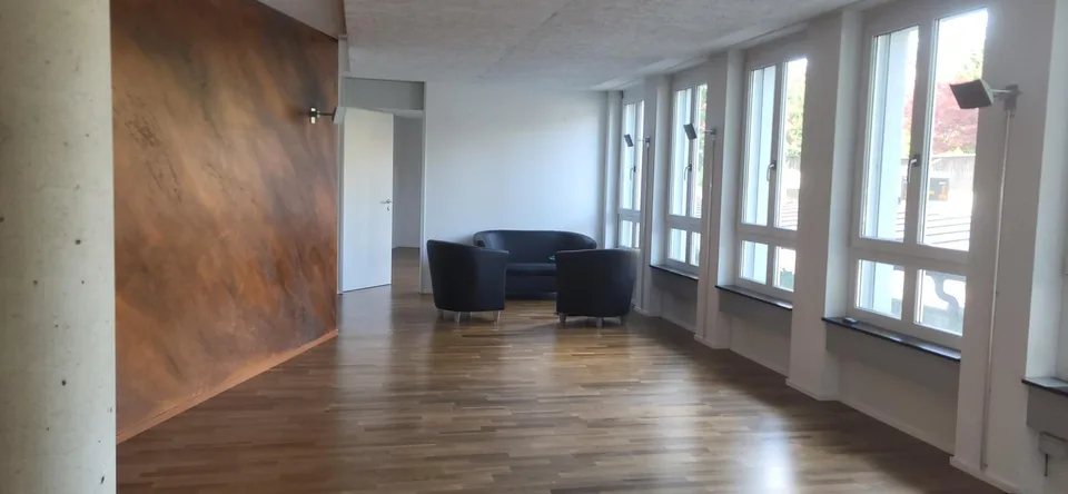 Modernes Büro an zentraler Lage in Köniz – sofort verfügbar!
