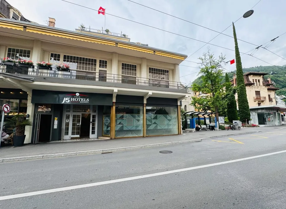 Commercial space with 3.0 rooms on the ground floor