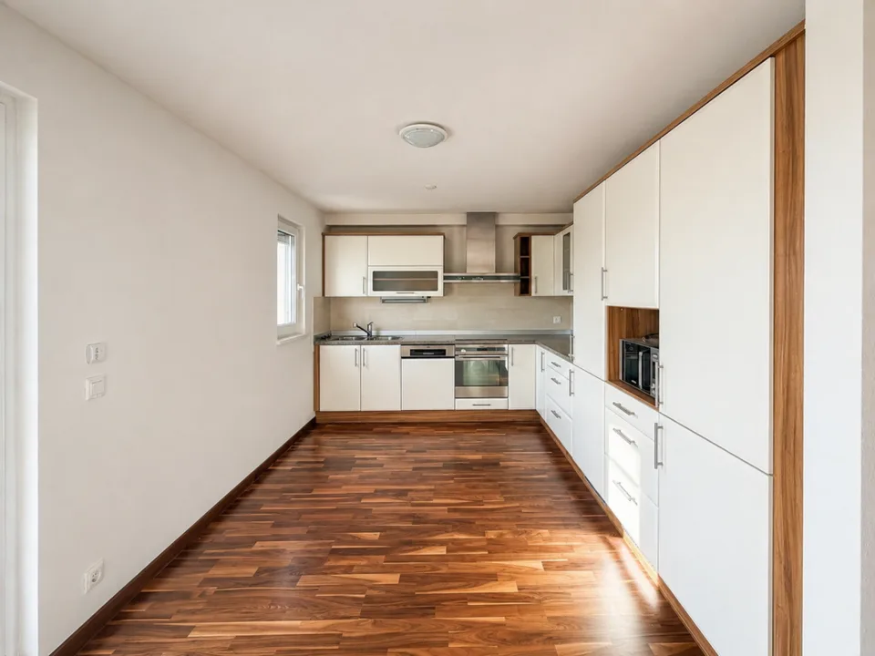 Genießen Sie eine außergewöhnliche Lebensumgebung mit unvergleichlichem Blick in dieser eleganten 4,5-Zimmer-Wohnung in Faoug