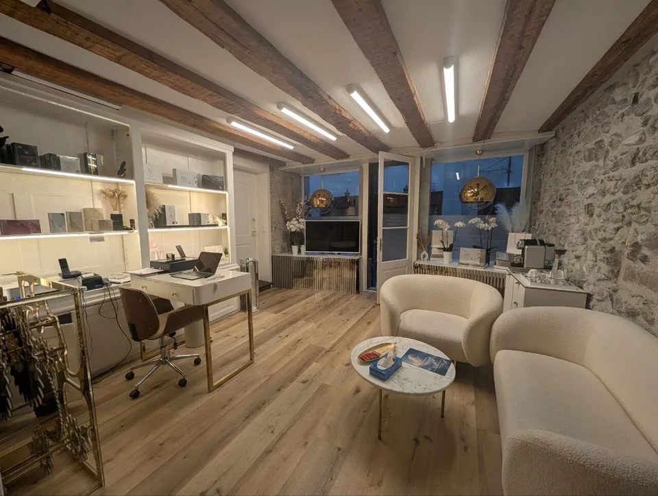 Au cœur du Niederdorf, salon éprouvé ou salle pour votre idée