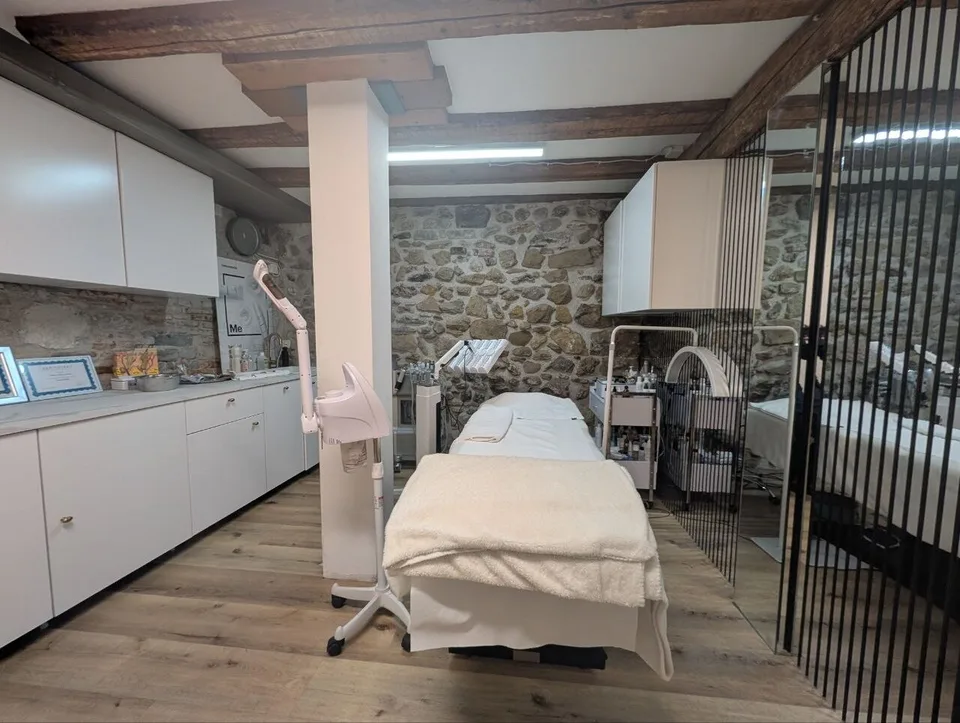 Au cœur du Niederdorf, salon éprouvé ou salle pour votre idée