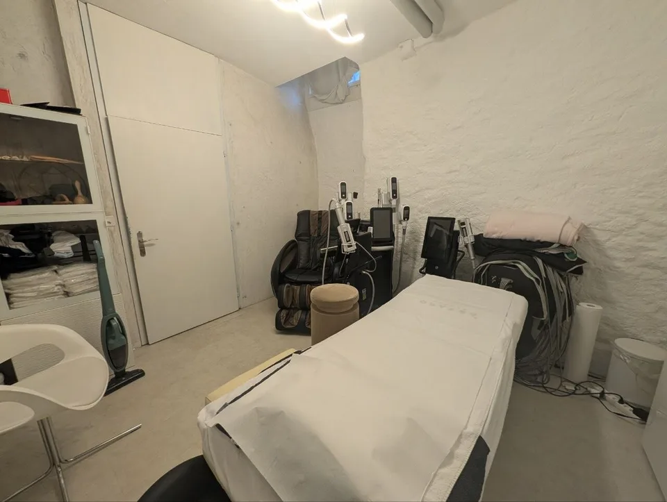 Au cœur du Niederdorf, salon éprouvé ou salle pour votre idée
