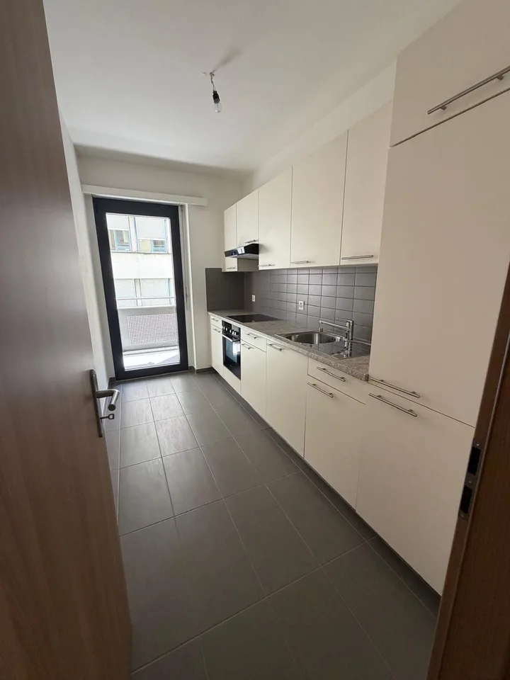 Helles 4.5-Zimmer-Apartment mit Balkon in Lugano – Sofort verfügbar