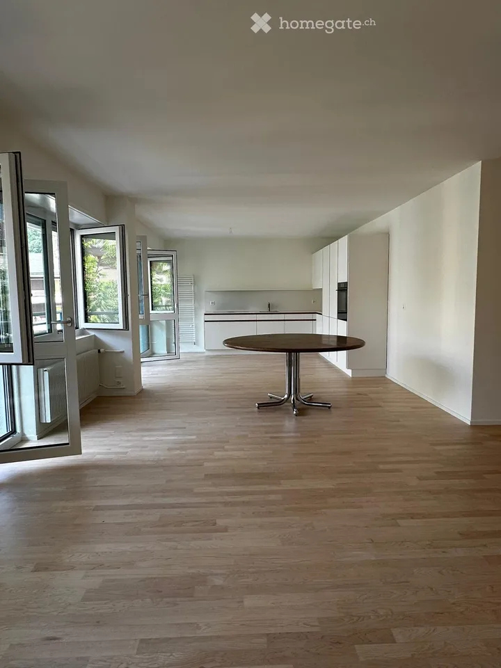Helle, komplett renovierte Wohnung an zentraler Lage in Brig