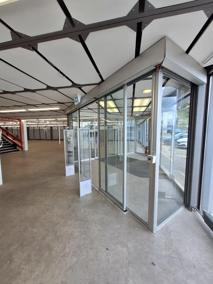 Superficie commerciale in affitto - situata in modo ideale a La Chaux de Fond