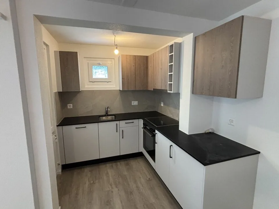 Appartement rénové de 3 pièces avec balcon !