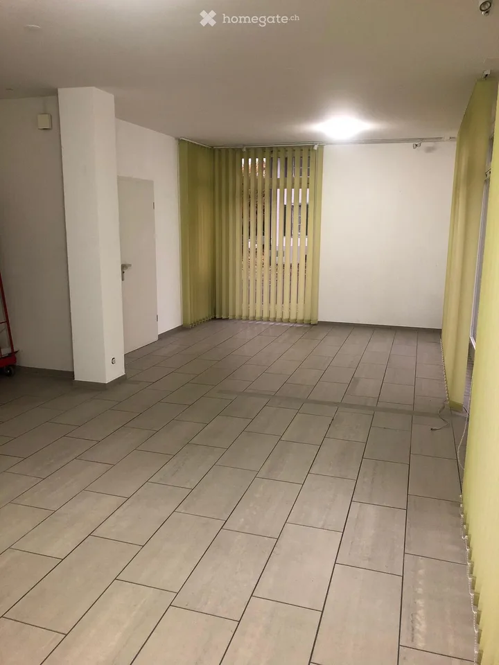 Espaces commerciaux attractifs - atelier, bureau ou magasin à Mümliswil