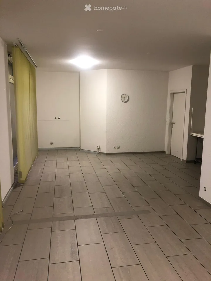 Espaces commerciaux attractifs - atelier, bureau ou magasin à Mümliswil