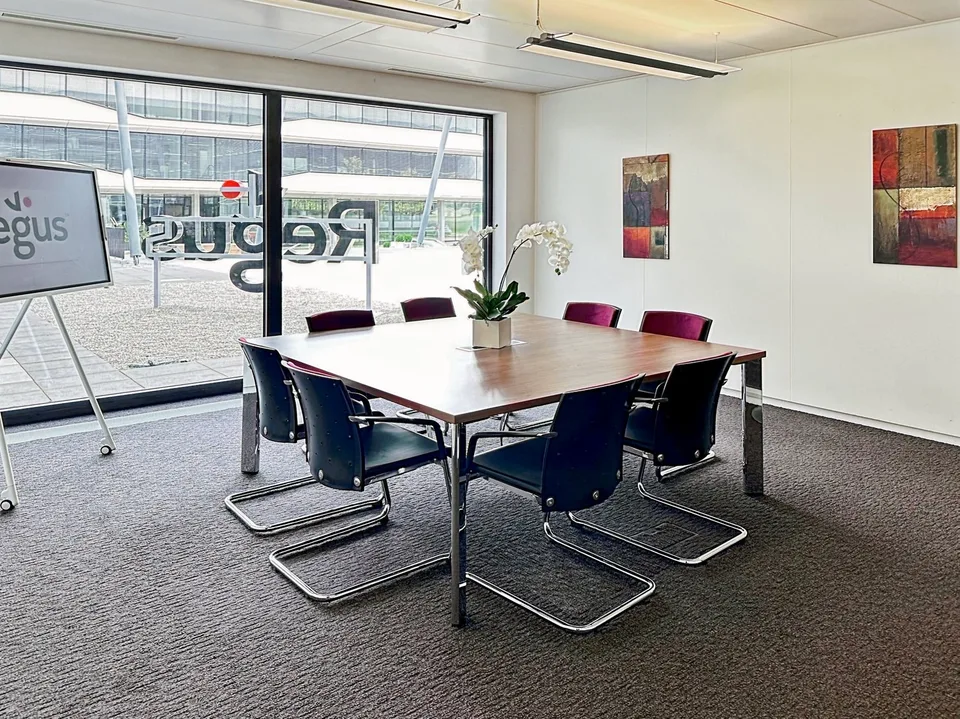 Bureau privé pour 10 à Regus Business Park