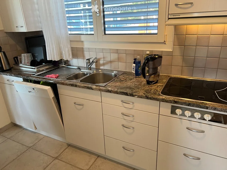 Bright room in 2-person shared apartment, roommate wanted