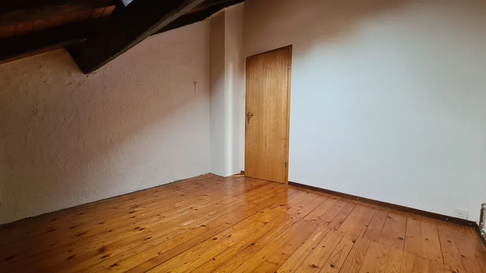 Spacieux appartement de 6.5 pièces avec balcon à Porrentruy – photo 7 sur 13