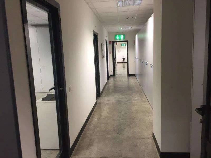 STABIO: MODERNI UFFICI VARIE METRATURE con posteggi – foto 8 di 8
