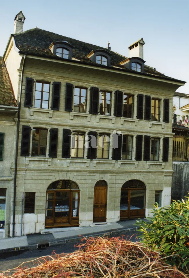 Au coeur de Nyon - Belle bâtisse avec nombreux bureaux et vue sur le Château/lac