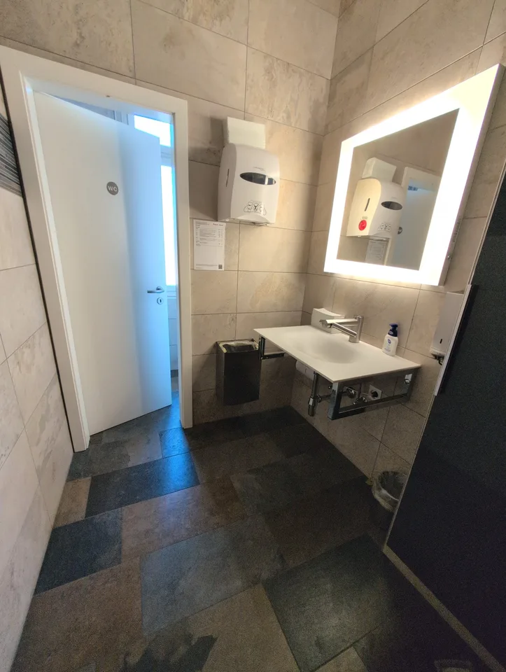 In affitto, depositi destinati principalmente allo stoccaggio, a Sion! – foto 21 di 58