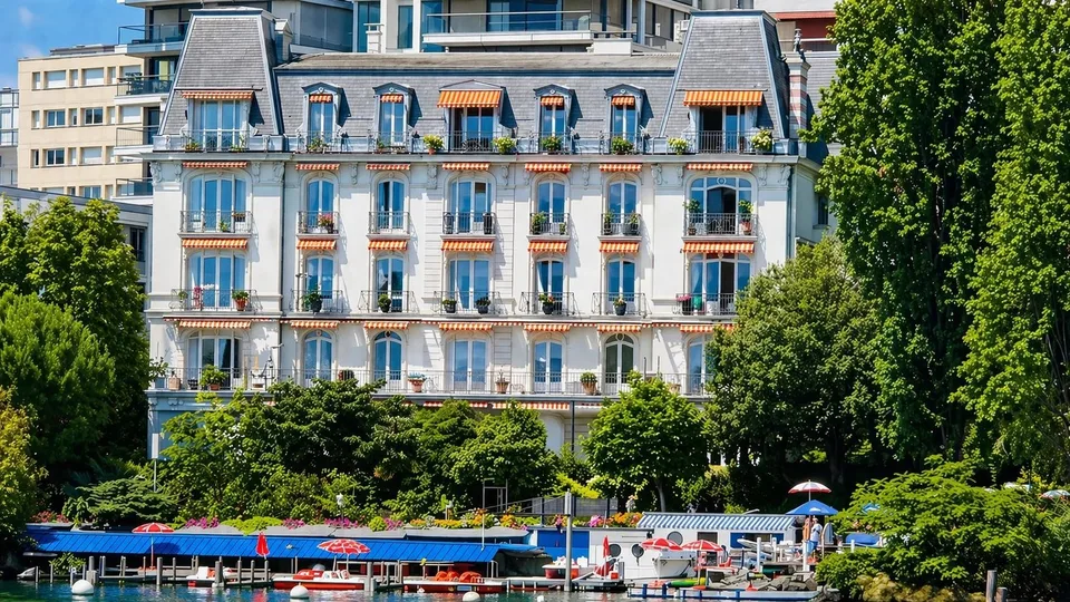 Exceptional, a life with feet in the water in the heart of Montreux