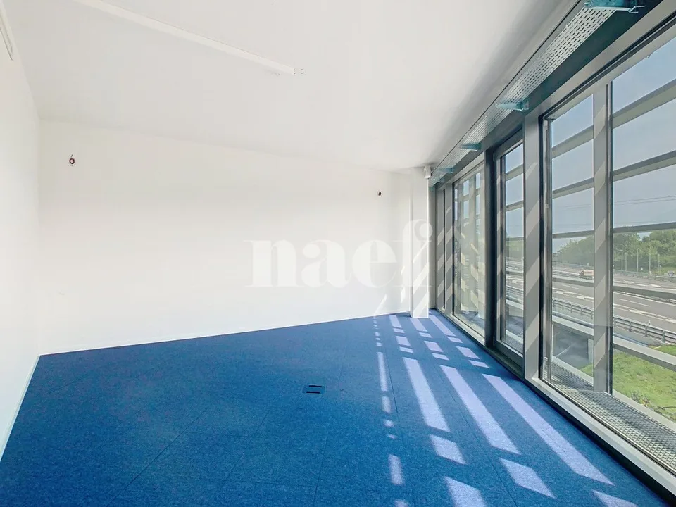 Büros im neuen Gebäude