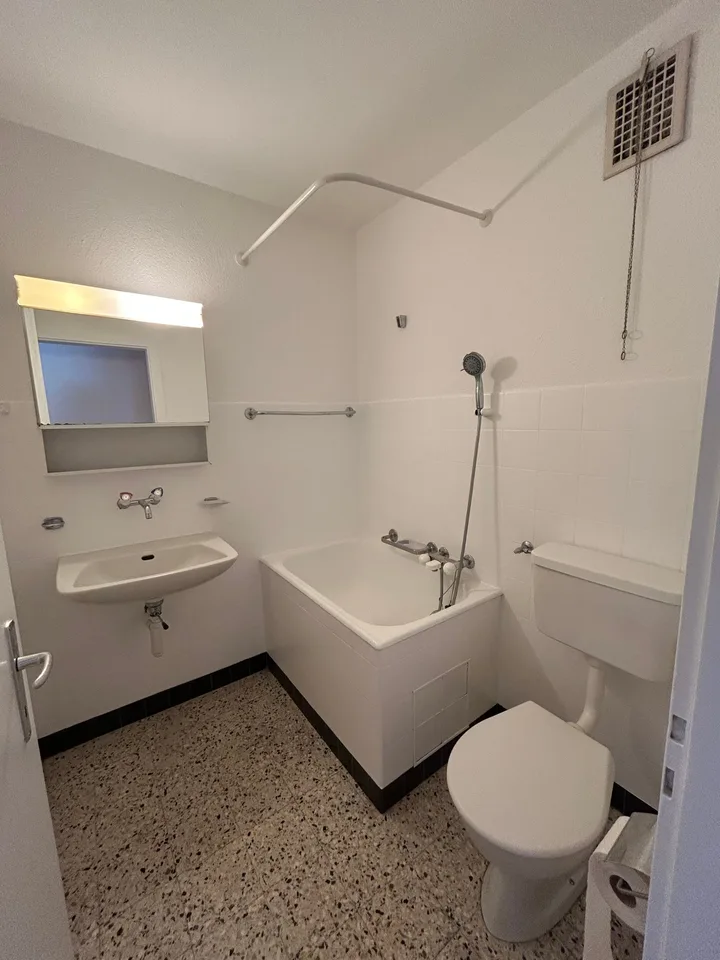 A louer: dépôt de 63 m2 - Rue de Chasseral 1, St-Imier – photo 7 sur 11