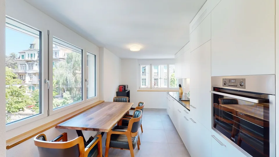 Appartement meublé de 2,5 pièces avec balcon dans le quartier très recherché 6 de Zürich