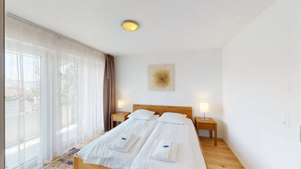 Stilvoll möblierte 2.5-Zimmer-Wohnung mit Balkon in Zürichs begehrtem Stadtteil 6 – Foto 18 von 22