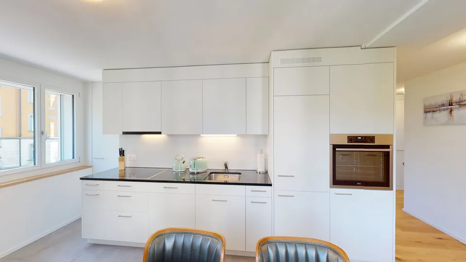 Stilvoll möblierte 2.5-Zimmer-Wohnung mit Balkon in Zürichs begehrtem Stadtteil 6 – Foto 6 von 22