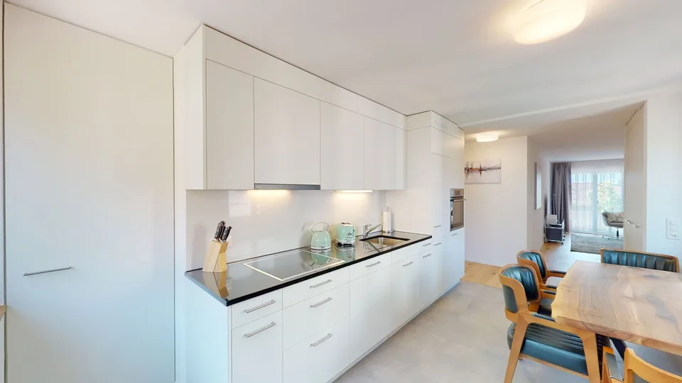 Stilvoll möblierte 2.5-Zimmer-Wohnung mit Balkon in Zürichs begehrtem Stadtteil 6 – Foto 11 von 22