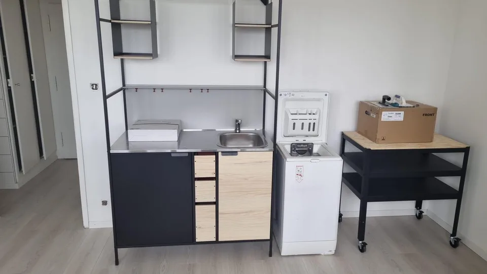 GRANDE MONOLOCALE IN ATTICO AL CENTRO DI FLORISSANT