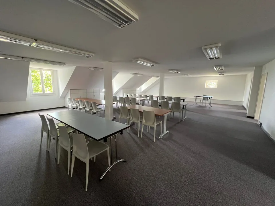 Modulierter Raum von 200 m² im Schloss Vaumarcus