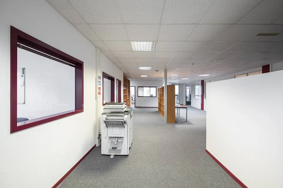 Plan-les-Ouates surface de 430 m2 avec une terrasse