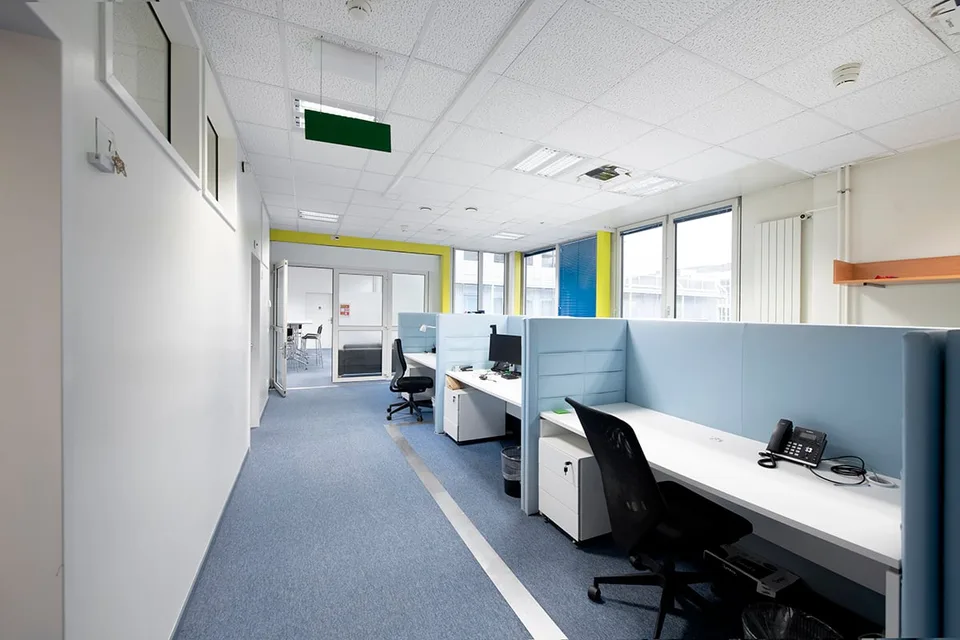 Surface à Plan-les-Ouates  –  CTN 12  –  2ᵉ étage : env. 720 m²