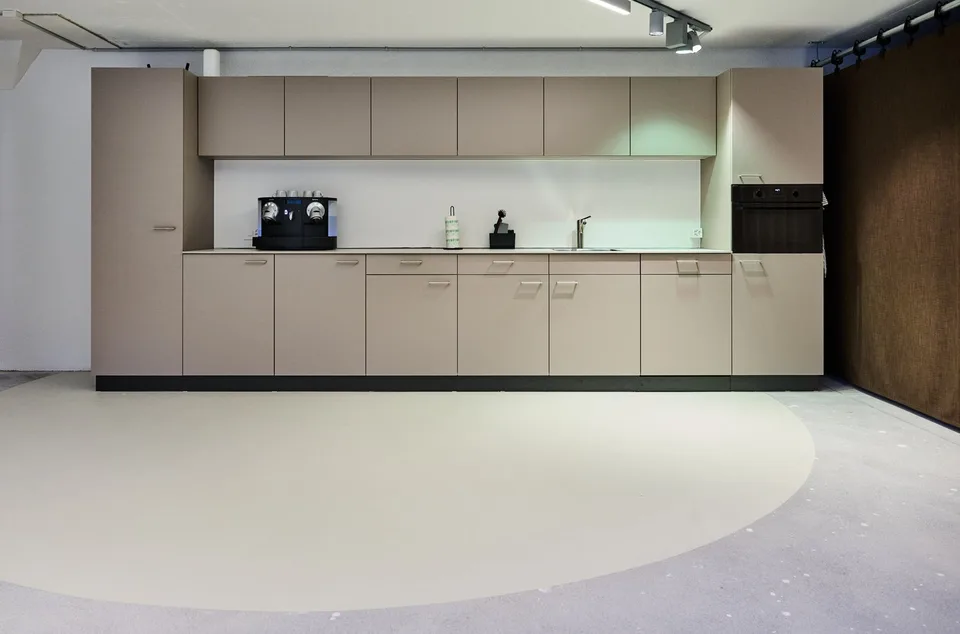 Sofort verfügbare, zirkuläre Flächen ab 36 m² – Büro, Dienstleistung, Atelier, Ausstellungsfläche