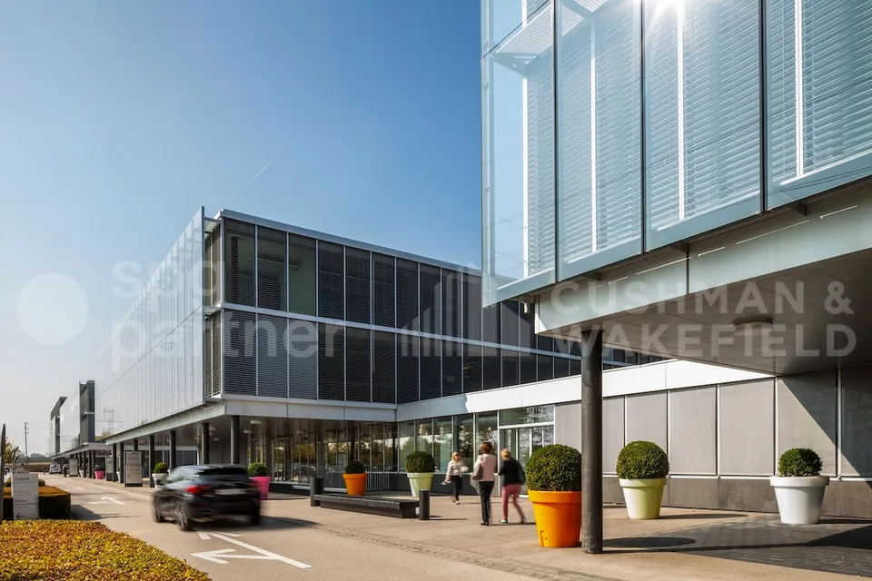 A-One Business Center Büros Plug & Play mit Blick auf den See