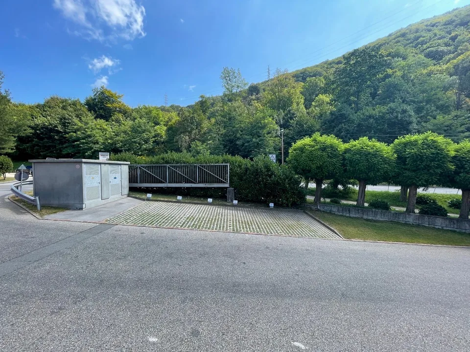 Ampia superficie commerciale e logistica in posizione strategica a Barbengo – photo 13 sur 15