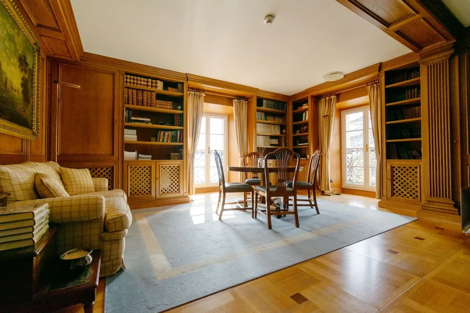 Prästigeträchtige Büros mit Seeblick in historischem Gebäude