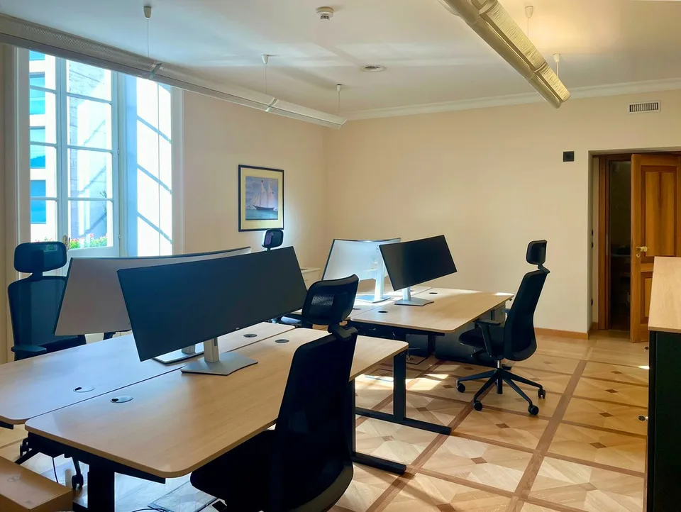 Prästigeträchtige Büros mit Seeblick in historischem Gebäude