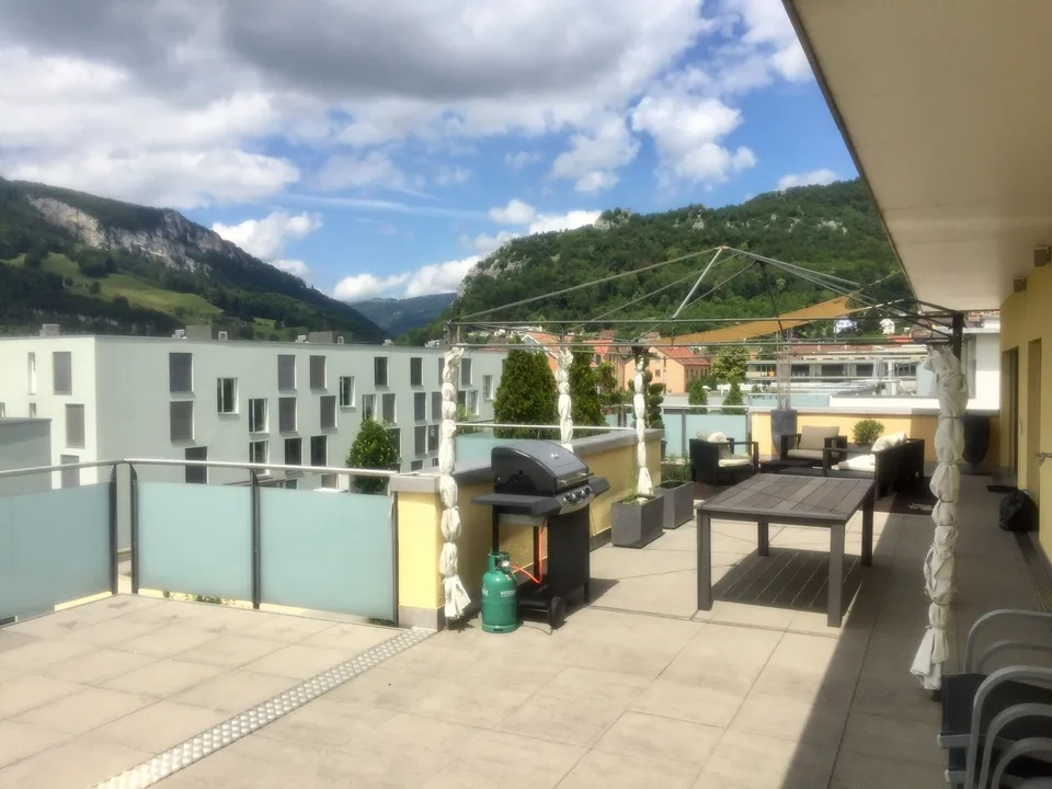 Exklusive 5.5-Zimmer-Attikawohnung mit beeindruckender Dachterrasse