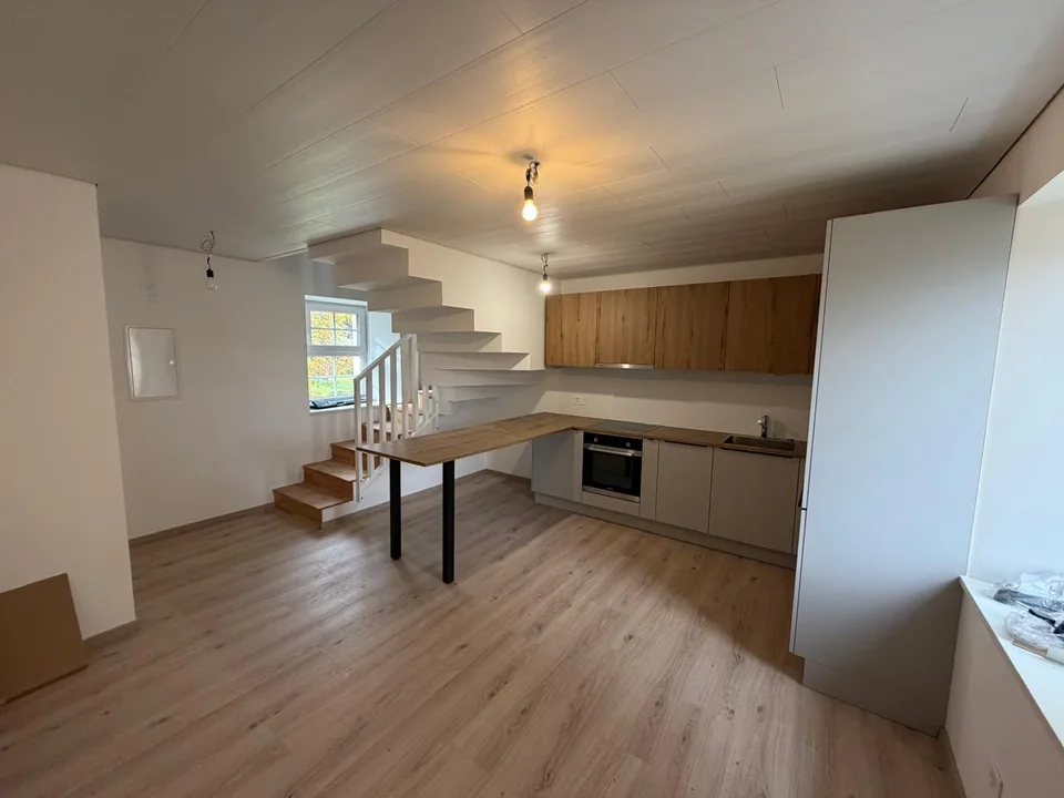 Appartement duplex de 2,5 pièces rénové à Haute-Sorne